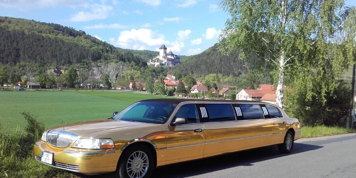 Zážitková jízda v luxusní zlaté limuzíně až pro 8 osob i na Valentýna