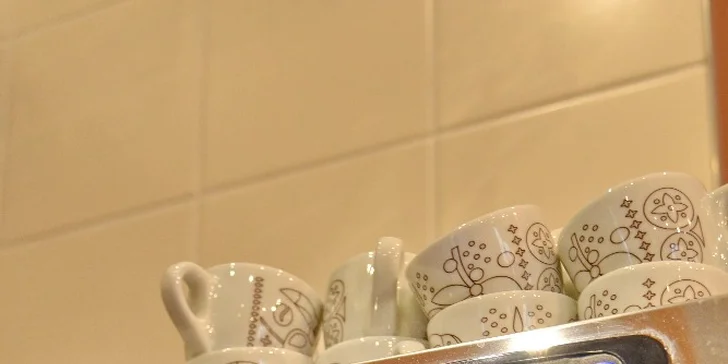 Zastavte se u andělů na teplý nápoj dle výběru a čerstvý domácí zákusek