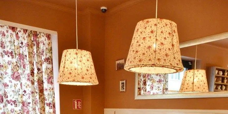 Zastavte se u andělů na teplý nápoj dle výběru a čerstvý domácí zákusek