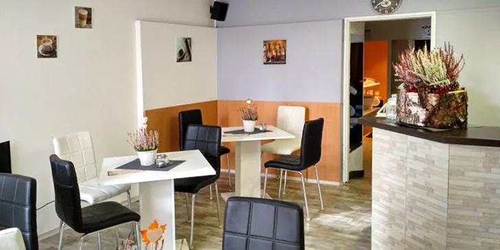Studio Sun se nachází na ulici Výstavní, kousek od tramvajové zastávky Mendlovo náměstí