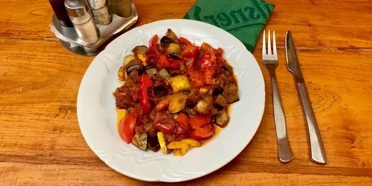 Na výběr je i zeleninové ratatouille nebo smažený sýr.