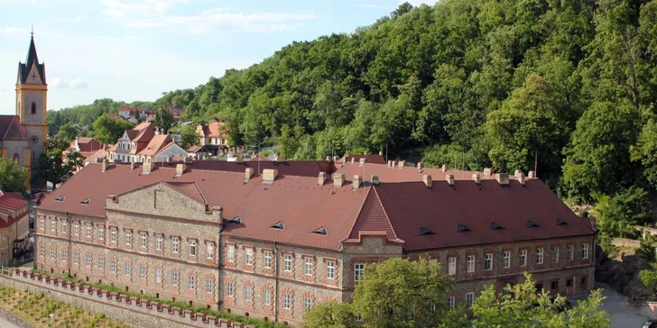 Luxusní romantický pobyt v Hluboké pro dva: Snídaně, skvělé menu i wellness