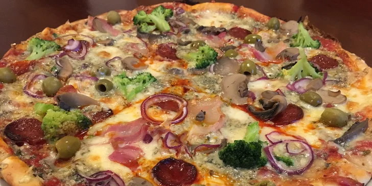 Italská dvojka: 2 velké pizzy o průměru 36 cm dle vašeho výběru
