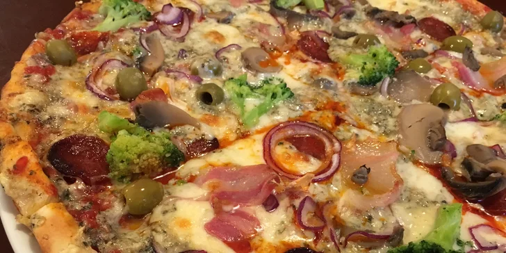 Italská dvojka: 2 velké pizzy o průměru 36 cm dle vašeho výběru
