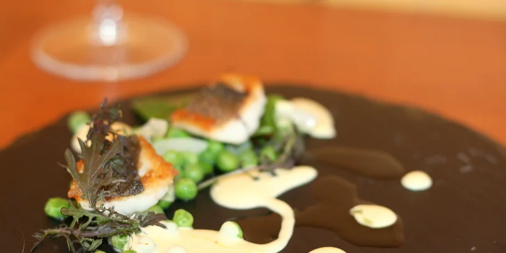 Luxus na talíři: 11 chodů sestavených šéfkuchařem s praxí z michelinské restaurace