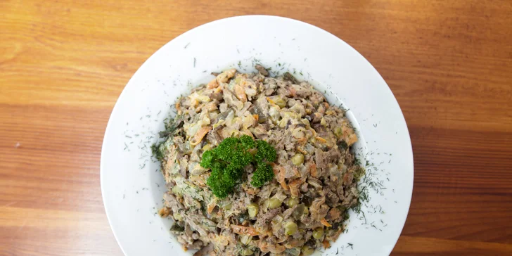 Ukrajinsko-ruské degustační menu s lahví vína pro 4 osoby