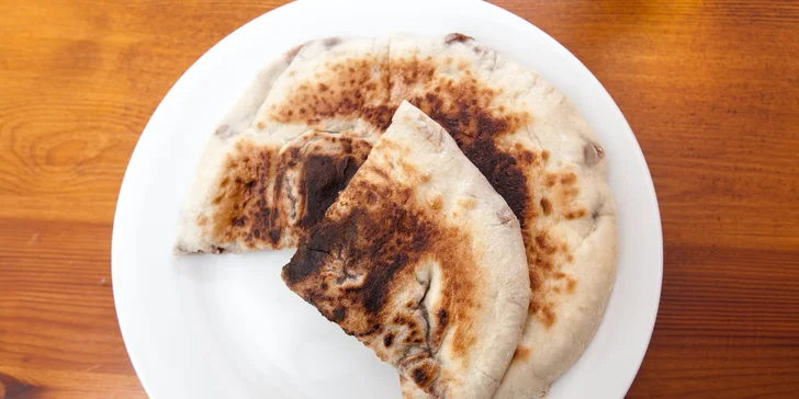 Ukrajinsko-ruské degustační menu s lahví vína pro 4 osoby