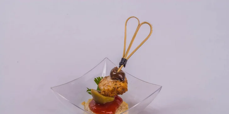 Exkluzivní pohoštění na vaši párty: 700 nebo 2050 g gastronomických dobrot