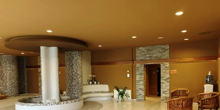 Wellness centrum je otevřené ve všední dny od 16:00 do 22:00 a o víkendech od 10:00 do 22:00.