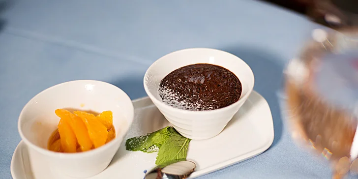 5chodové menu U Modré kachničky s daňčím tartarem i kančím hřbetem
