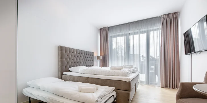 Bývať budete v krásnom apartmáne s dvoma lôžkami a jednou prístelkou.