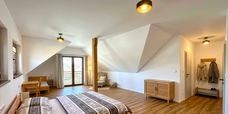 V ponuke sú 2 mezonetové apartmány s kapacitou 5 až 6 osôb.