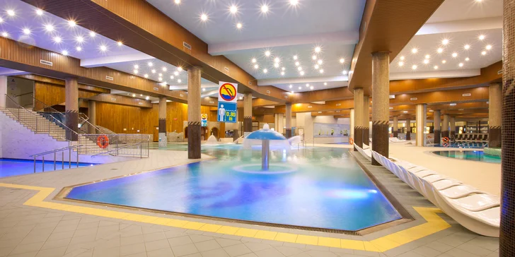 Aquapark je otevřený ve všední dny od 11:00 do 21:00 a o víkendech od 9:00 do 21:00.