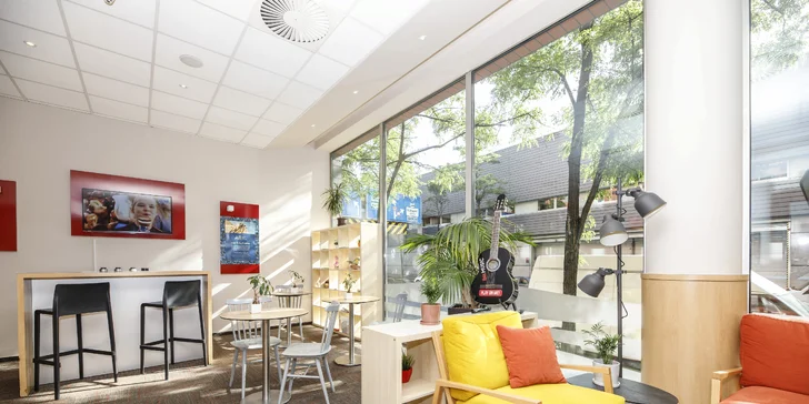 Hotel potěší milovníky moderního designu.