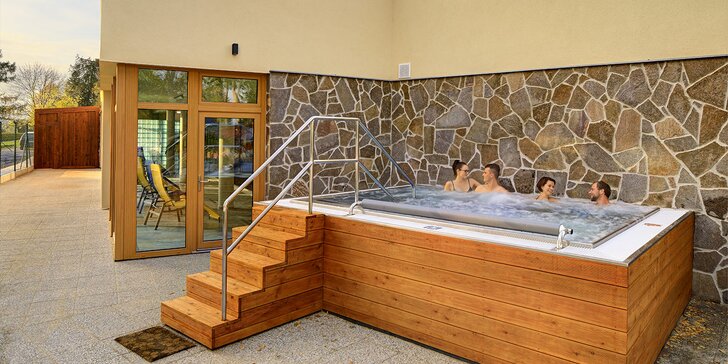 90 minut v privátním wellness se saunou a venkovní vířivkou až pro 4 osoby