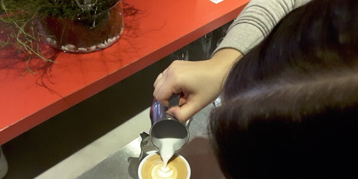 Příprava kávy je umění: naučte se základům během 5hod. baristického kurzu