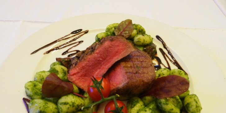 Šťavnaté steak menu pro 2 osoby: hovězí rib eye a kuřecí supreme