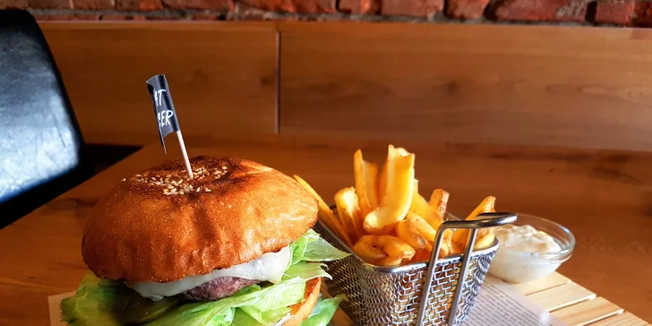 Burgery inspirované filmem Pulp Fiction: Čtvrtlibrák nebo Le Bic Mac
