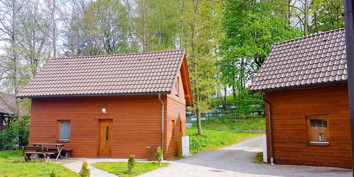 Do chaty se vejde až 11 osob. 