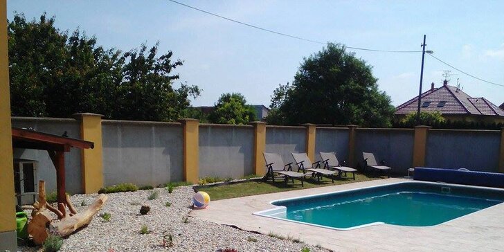 Pohoda v Lednici: apartmány u zámeckého parku, vyhřívaný bazén a víno