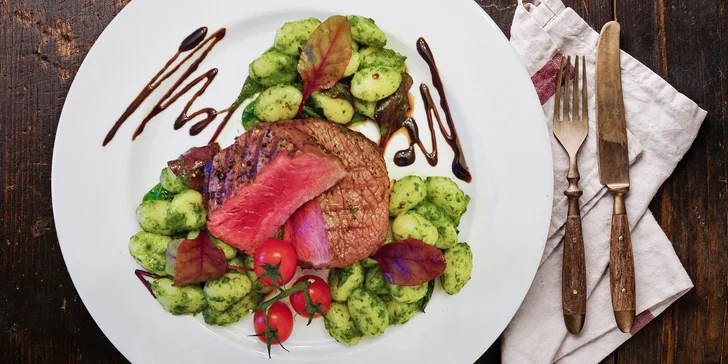 Bašta nejen k Valentýnu: steak menu pro 2 os. – hovězí rib eye i kuřecí supreme