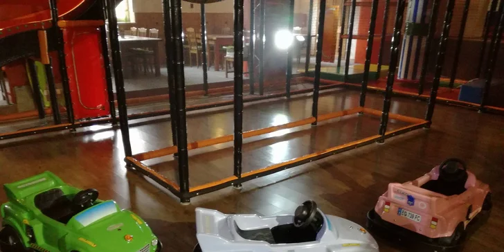 Vypusťte děti do labyrintu: Vstup do dětské herny s 5 patry prolézaček