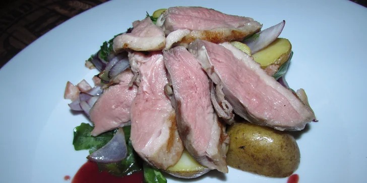 Pochutnání pro dva: Tříchodové menu s kachními prsy a rukolovými bramborem