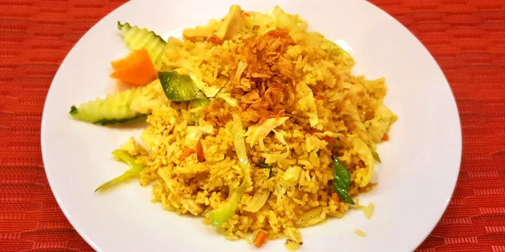 Vietnamské speciality: závitky s nudlemi nebo kuřecí polévka a rizoto