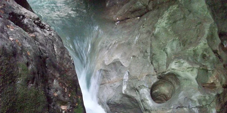 Turistika třemi soutěskami: Vorderkaserklamm, Seisenbergklamm, Lamprechtshöhle