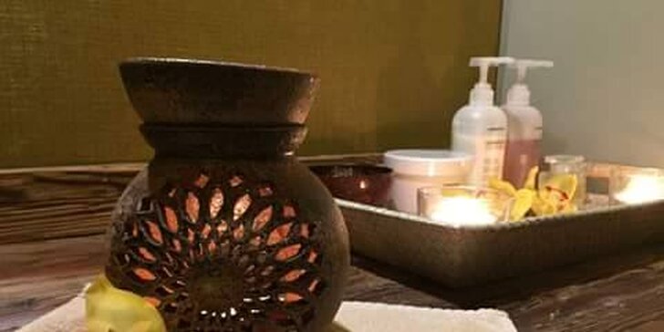 Aromaterapeutické kouzlo: regenerace při celotělové relaxační masáži luxusními oleji