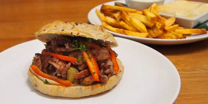 Speciality z Hruškovny: Sendvič s pečeným bůčkem nebo zapečený sýr bez lepku