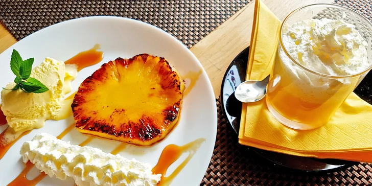 Grilovaný ananas a bombardino pro 1 nebo 2 pohodáře