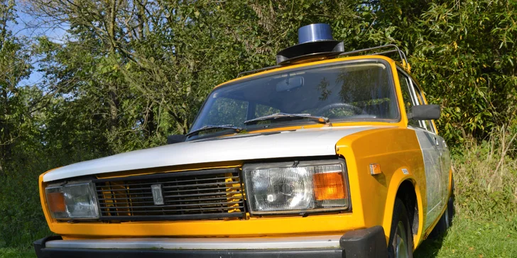 Terénní a silniční jízdy v retro vozech VB: 30 minut s řidičem i možnost řízení