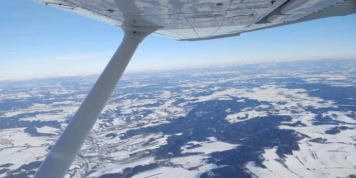 Pilot vás bude průběžně informovat o zajímavostech v okolí a zodpoví vaše případné dotazy.
