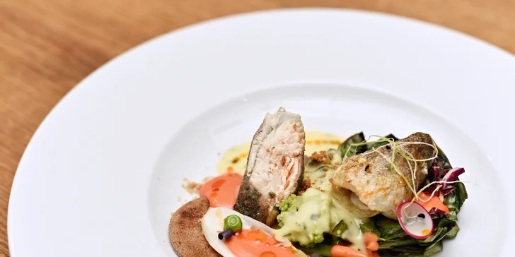 4chodové menu pro zamilované: mořský vlk nebo hovězí steak a lahev vína