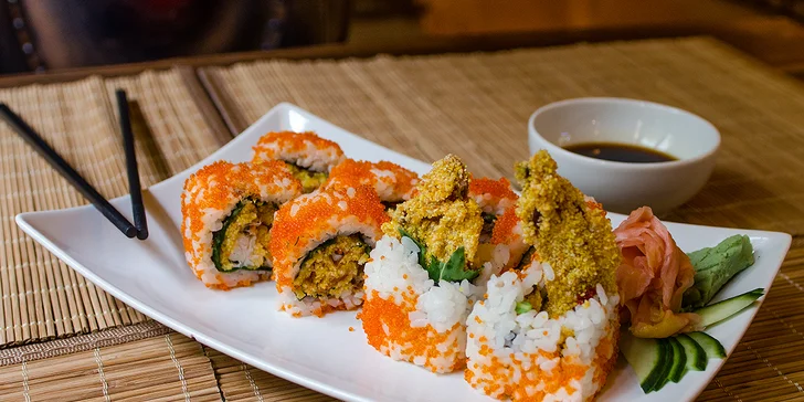 Sushi sety s 22 až 38 kousky, některé i s polévkou Tom Yun nebo Miso