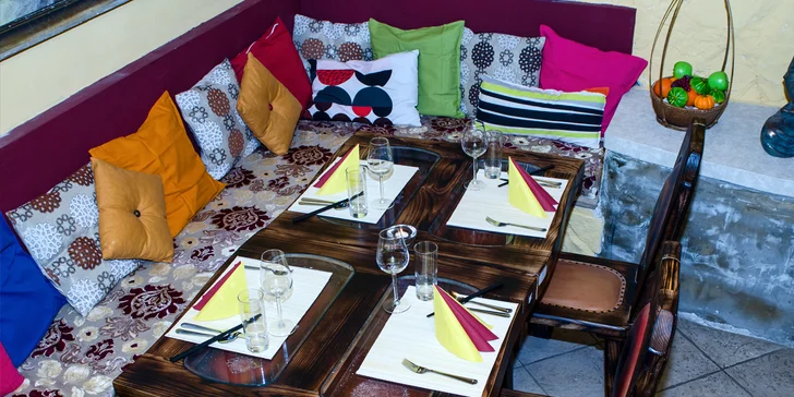Sushi sety s 22 až 38 kousky, některé i s polévkou Tom Yun nebo Miso