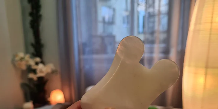 Pod rukama zkušených terapeutů si dopřejete celotělovou fasciální masáž pro svalovou úlevu a vitalitu.