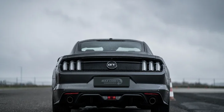 Exkluzivní škola smyku na polygonu s novým vozem Ford Mustang 5.0 GT