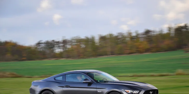 Exkluzivní škola smyku na polygonu s novým vozem Ford Mustang 5.0 GT