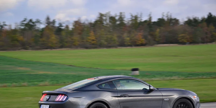 Exkluzivní škola smyku na polygonu s novým vozem Ford Mustang 5.0 GT