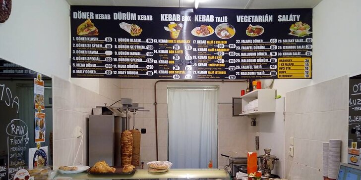 Výtečná pochoutka do ruky: Kebab v chlebu, tortile nebo boxu