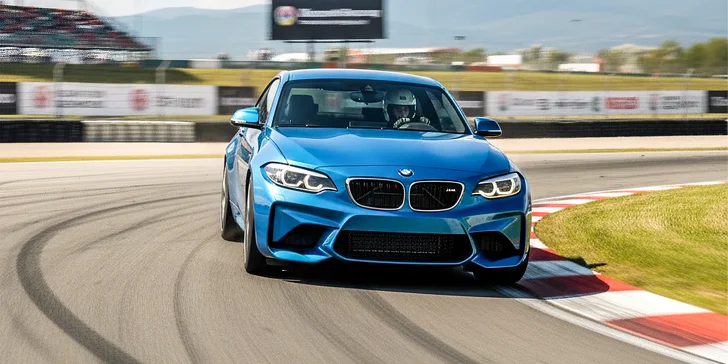 Adrenalínová jazda na okruhu Slovakia Ring alebo Automotodrom Brno vo Ford Mustang GT, Porsche Cayman S, BMW M2 či Toyota Celica GT-Four