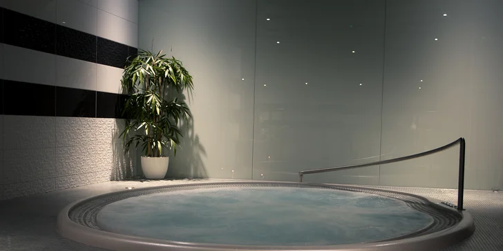 Měsíční cvičební program s osobním trenérem a relaxací v Avalon Fitness