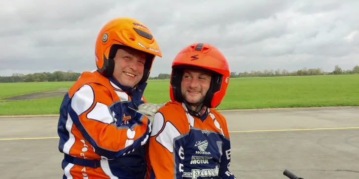 Kaskadérská motocyklová show a divoká spolujízda pro 1, 2 nebo 4 osoby