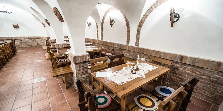 Tři jarní dny v Lednici: Galerie vín i večeře podávaná v unikátním sklípku