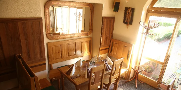 Jedna nebo dvě pizzy dle výběru v restaurantu Plaudit