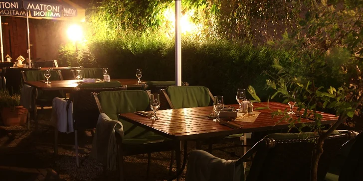 Jedna nebo dvě pizzy dle výběru v restaurantu Plaudit