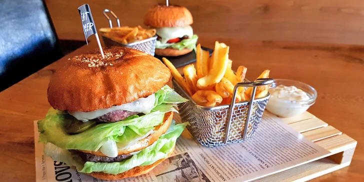Burgery inspirované filmem Pulp Fiction: Čtvrtlibrák nebo Le Bic Mac