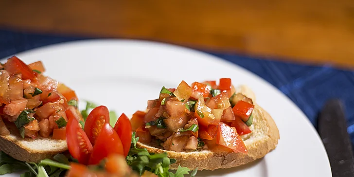 Poskládejte si v srdci Prahy menu dle své chuti: 3 chody s lahví vína nebo bez